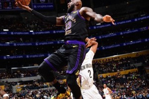 开云体育-NBA最新排名出炉！西部第二狂胜40分，湖人能争第5，一队稳压骑士