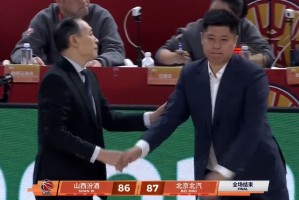 开云体育手机登录-看了翟晓川双腿缠满绷带的照片，才知道，山西队为什么成不了豪门