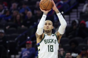 开云体育手机版-马哥杀疯了！库兹马第三节怒轰16分 三节砍下31分平赛季最高